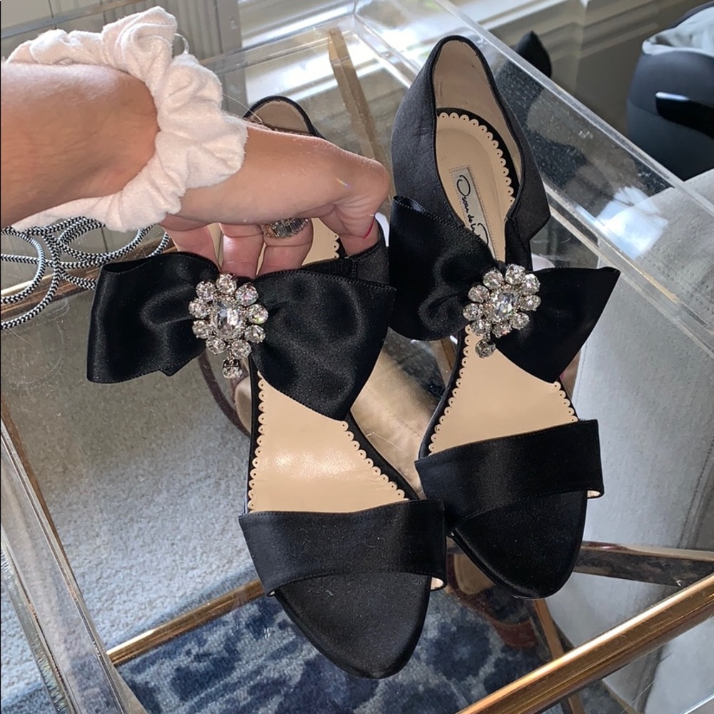 Oscar de la renta black bow heels